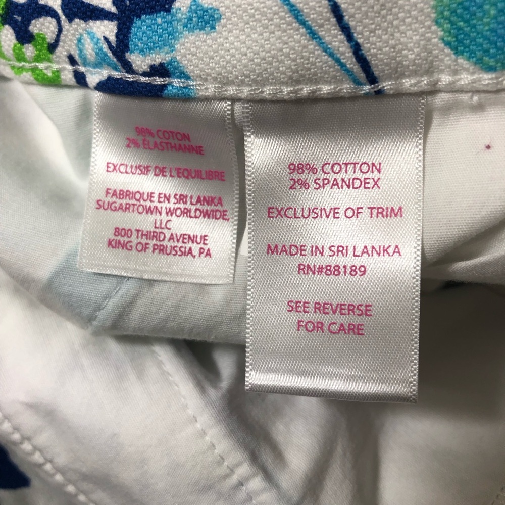 NWOT. Lilly Pulitzer White Shorts with Blue & Green Floral Scallop Hem - Picture 5 of 9